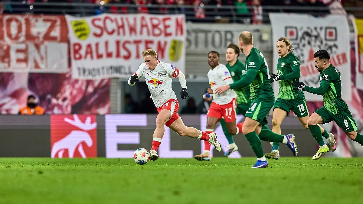 15-02-2026-Fussball-Maenner-Bundesliga-2025-2026-RB-Leipzig-VfL-Wolfsburg-Xaver-Schlager-24-RB-Leipzig