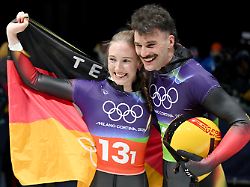 Letzter Lauf schnappt Gold weg: "Unfassbar": Deutsche Skeletonis rasen zu Silber und Bronze im Mixed