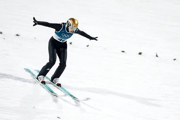 OLYMPICS-Winter-Olympic-Games-Olympische-Spiele-Olympia-OS-Milano-Cortina-2026-PREDAZZO-ITALY-15-FEB-26-OLYMPICS-Ski-jumping-Skispringen-Ski-nordisch-Winter-Olympic-Games-Milano-Cortina-2026-large-hill-women-Image-shows-Selina-Freitag-GER