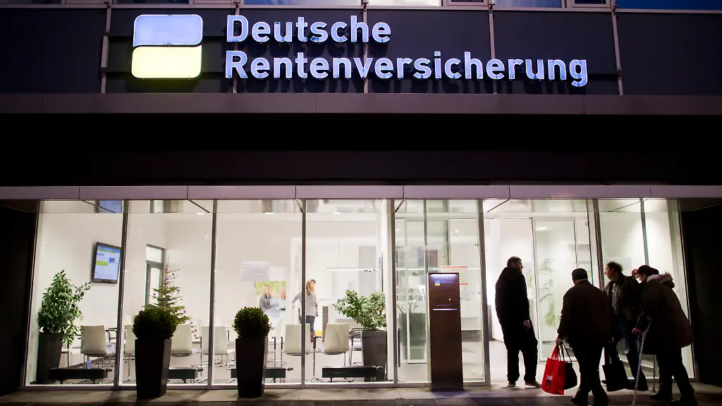 ARCHIV-14-12-2016-Niedersachsen-Hannover-Mitglied-in-der-Deutschen-Rentenversicherung-auch-waehrend-der-Selbststaendigkeit-Fuer-manche-kann-das-durchaus-eine-Option-sein