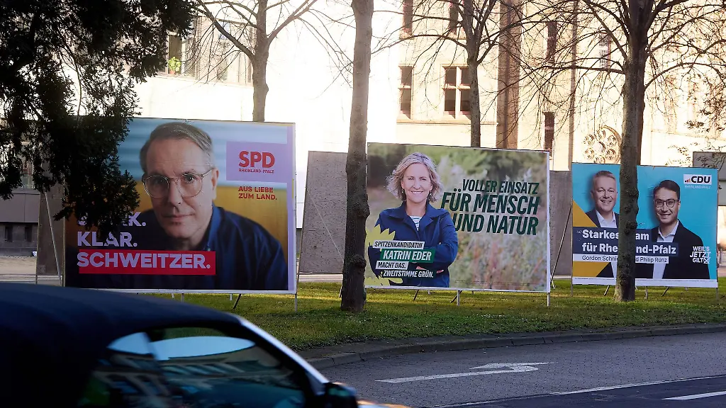 Grossplakate-als-Vorboten-der-Landtagswahl-sind-laengst-aufgestellt-im-Land