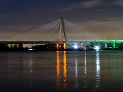 Herabfallende Eisstücke: Leverkusener Rheinbrücke auf A1 komplett gesperrt