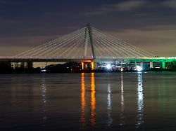 Herabfallende Eisstücke: Leverkusener Rheinbrücke auf A1 komplett gesperrt