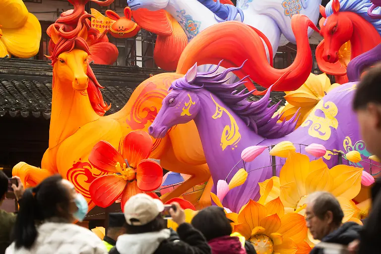 A-general-view-of-an-installation-of-zodiac-horse-lanterns-is-placed-in-the-Yu-Garden-ahead-of-the-upcoming-traditional-Shanghai-Yu-Garden-Lantern-Festival-for-the-Chinese-Spring-New-Year-Festival-in-Shanghai-China-on-January-18-2026