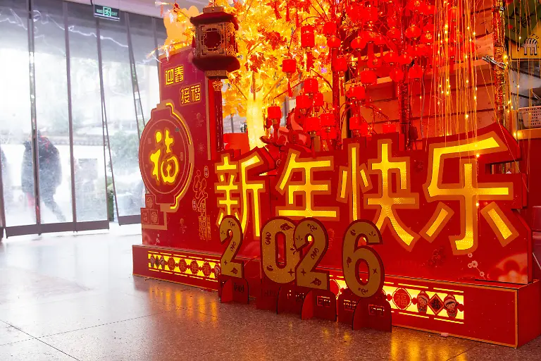 People-shop-for-Chinese-New-Year-decorations-in-preparation-for-the-Lunar-New-Year-in-Yu-Garden-in-Shanghai-China-on-January-22-2026