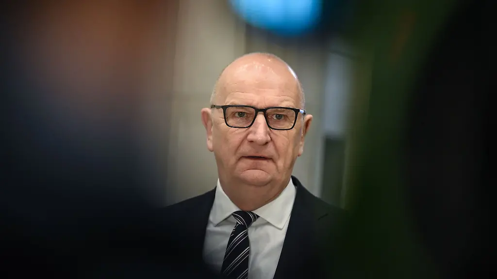 Brandenburgs-Ministerpraesident-Woidke-SPD-haelt-sich-eine-weitere-moegliche-Amtszeit-nach-der-Landtagswahl-2029-offen