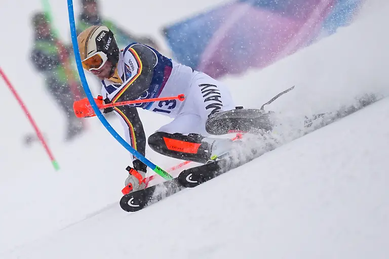 Olympia-Olympische-Winterspiele-Mailand-Cortina-2026-Ski-alpin-Slalom-Maenner-Lauf-1-Stelvio-Ski-Centre-Linus-Strasser-Deutschland-in-Aktion
