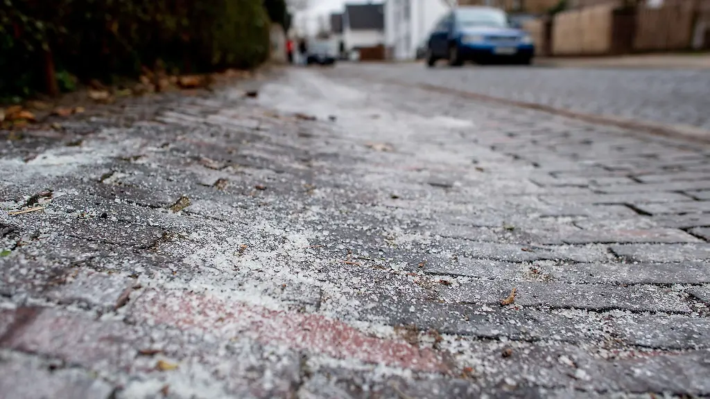 Streusalz-wird-vielerorts-knapp