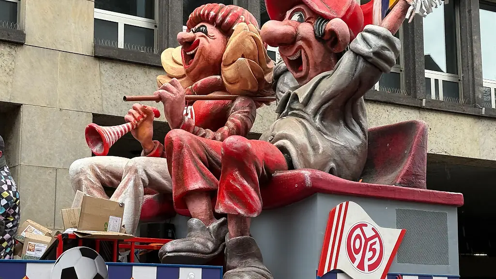 Mainz-05-ist-beim-Rosenmontagsumzug-dabei