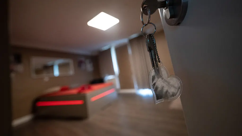 00f0de1fcab5c37fd70cecc00e60f2d5