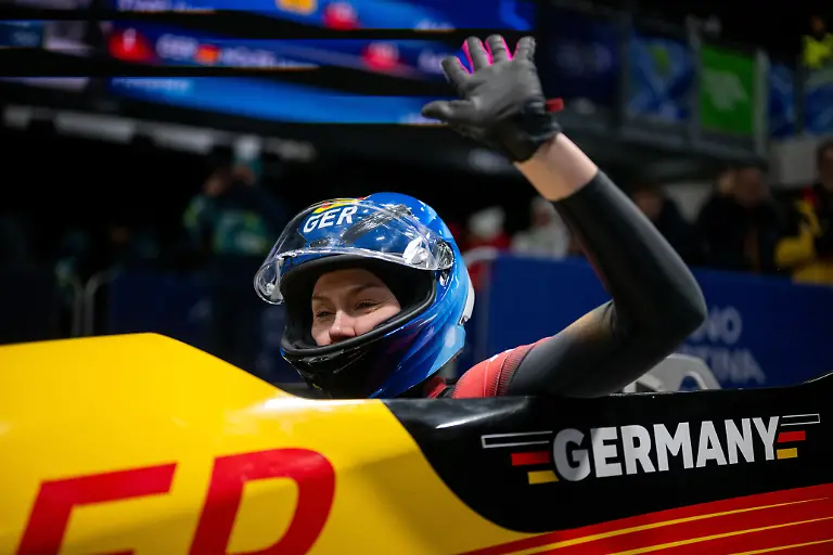 NOLTE-Laura-Deutschland-freut-sich-im-Ziel-ueber-einen-guten-Lauf-ITA-Olympische-Spiele-Milano-Cortina-2026-Olympia-Monobob-Frauen-16-02