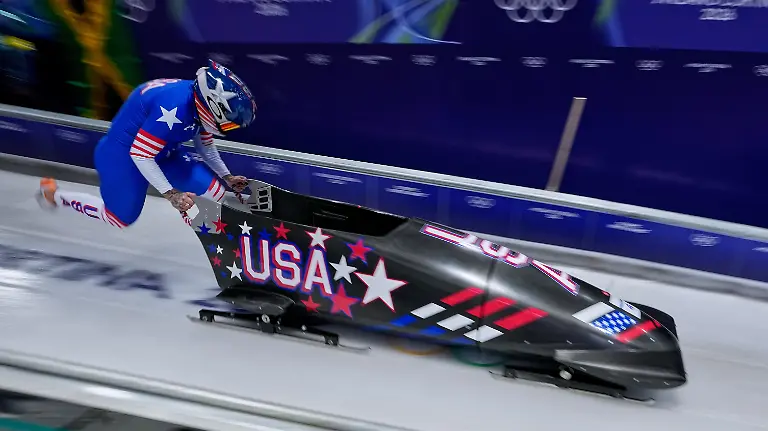 United-States-Elana-Meyers-Taylor-starts-for-a-women-s-monobob-run-at-the-2026-Winter-Olympics-in-Cortina-d-Ampezzo-Italy-Sunday-Feb-15-2026