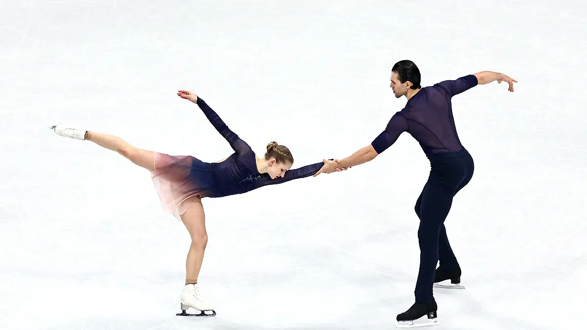 2026-02-16T215043Z_2028353485_UP1EM2G1OOI4R_RTRMADP_3_OLYMPICS-2026-FIGURESKATING
