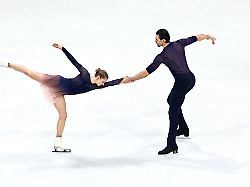 Final-Krimi im Paarlauf: Patzer in der Kür: Eiskunstläufer Hase/Volodin tanzen zu Olympia-Bronze