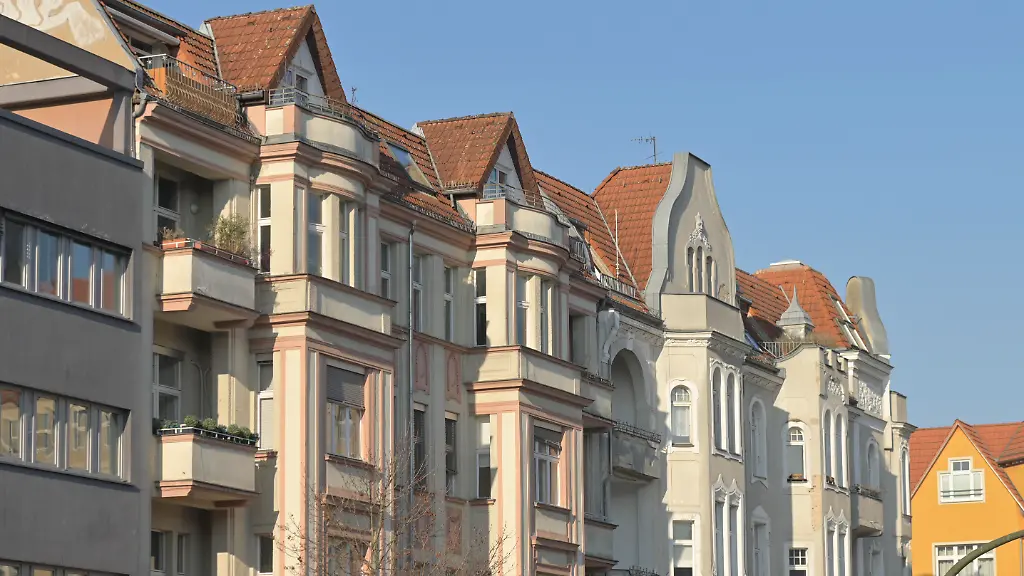 Altbauten-Breslauer-Platz-Friedenau-Berlin-Deutschland