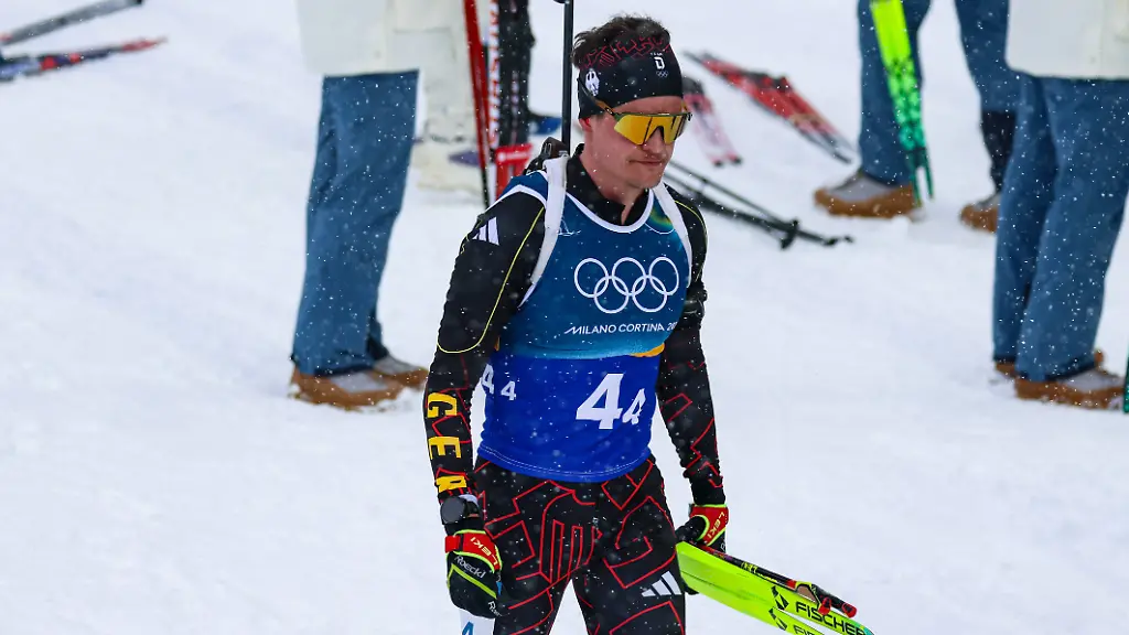 Antholz-Italien-17-Februar-2026-Biathlon-Staffel-4-x-7-5-km-Maenner-Olympia-2026-Im-Bild-Philipp-HORN-GER-unzufrieden-und-enttaeuscht-im-Zielbereich-Anterselva-Biathlon-Arena-Antholz-Italy-17-February-2026-Biathlon-relay-4-x-7