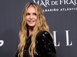 "The Body" kennt kein Alter: Elle Macpherson modelt mit 61 in Unterwäsche