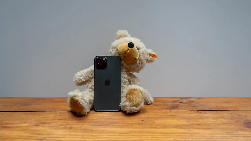 iPhone-12-Pro-Max-Test