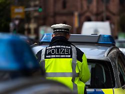 Baden-Württemberg: Betrunkene Autofahrerin fährt Seniorin an – Führerschein weg