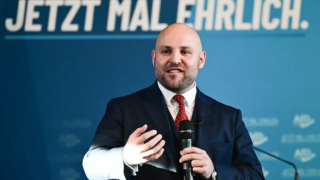 Markus-Frohnmaier-der-Spitzenkandidat-der-AfD-fuer-die-Landtagswahl-reist-in-die-USA