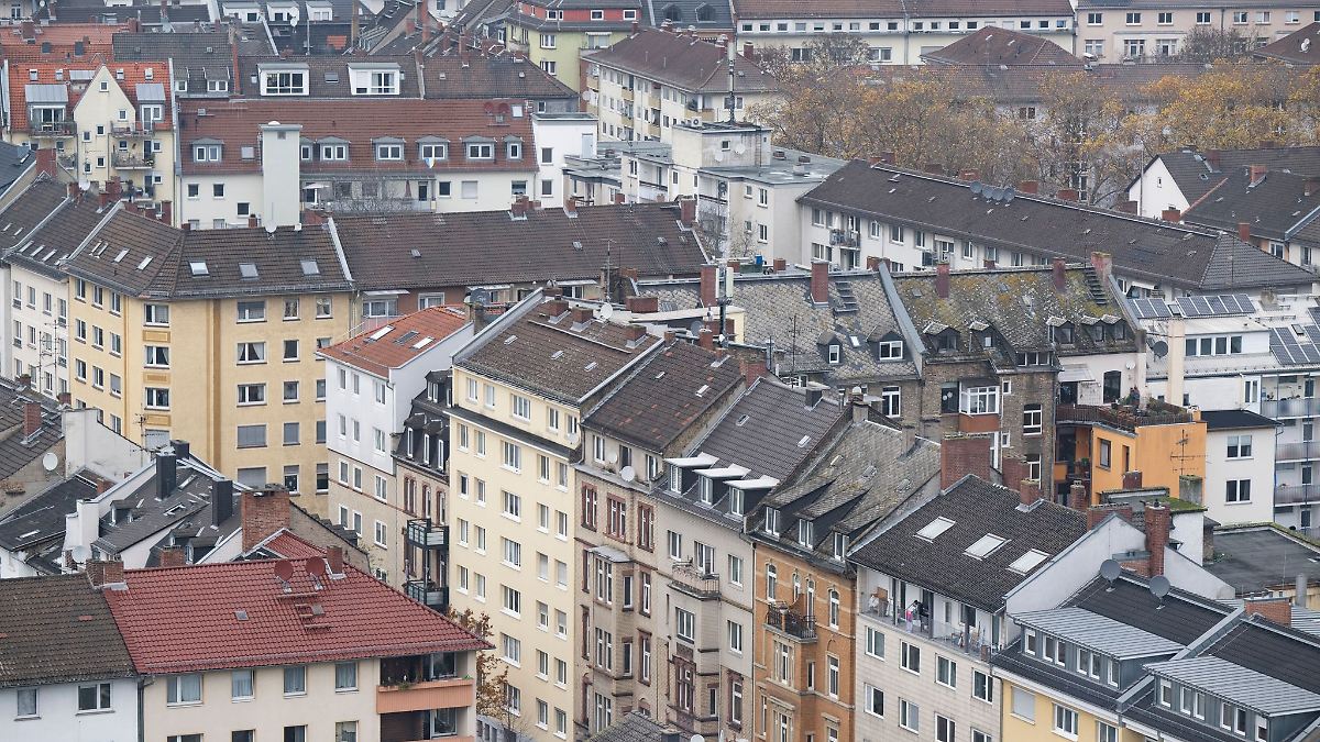 Hohe Heizkosten, marode Wohnungen – Bündnis fordert Gesetz