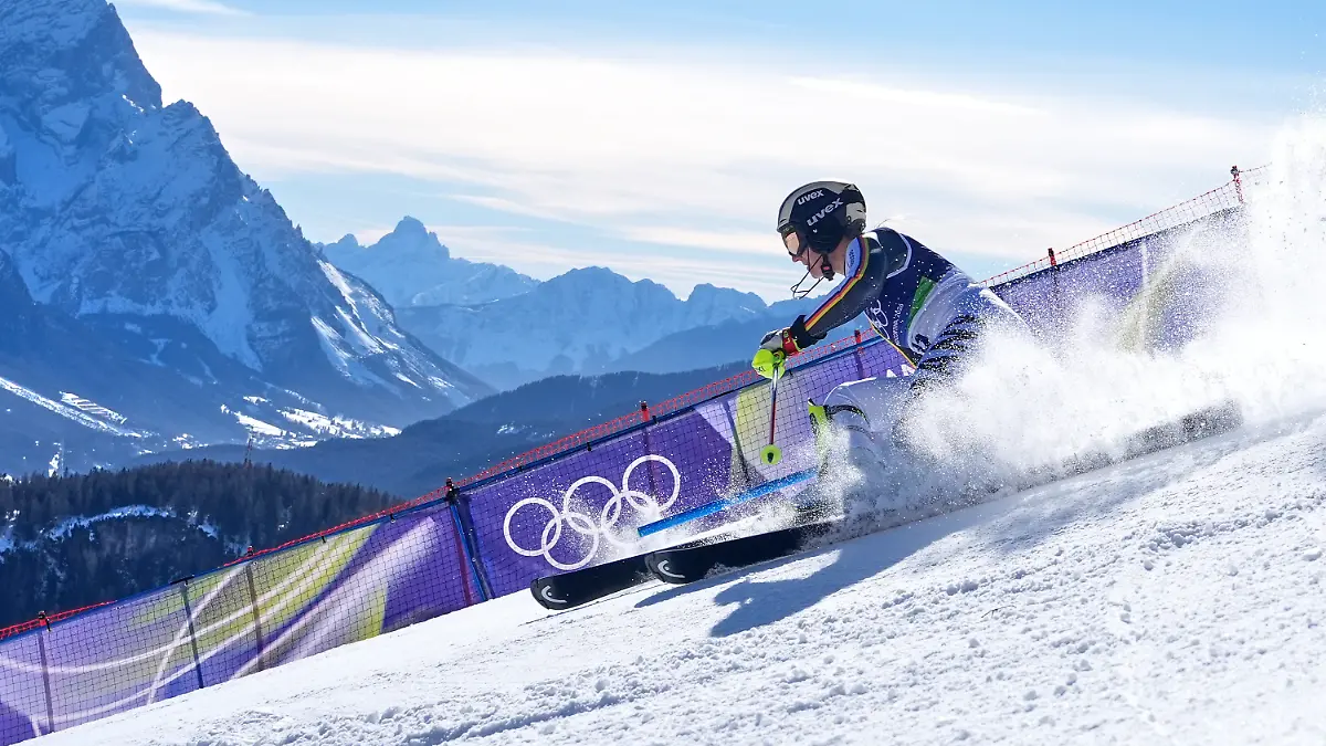 18-02-2026-Italien-Cortina-d-Ampezzo-Olympia-Olympische-Winterspiele-Mailand-Cortina-2026-Ski-alpin-Slalom-Frauen-Durchgang-1-Tofane-Alpine-Skiing-Centre-Lena-Duerr-Deutschland-in-Aktion-Foto-Robert-F