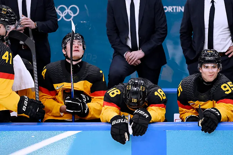 STUETZLE-Tim-Team-GER-Eishockey-Viertelfinale-Spiel-SVK-Deutschland-Olympics-Olympische-Winterspiele-2026-Mailand-Cortina-06-22-Februar-2026-in-Italien-am-18-02