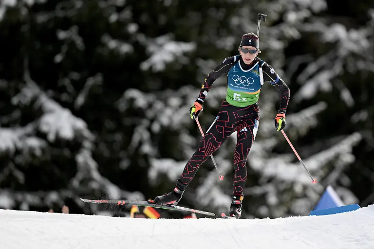 Olympia-Olympische-Winterspiele-Mailand-Cortina-2026-Biathlon-Frauen-Staffel-4-x-6-Kilometer-Anterselva-Biathlon-Arena-Franziska-Preuss-aus-Deutschland-auf-der-Strecke