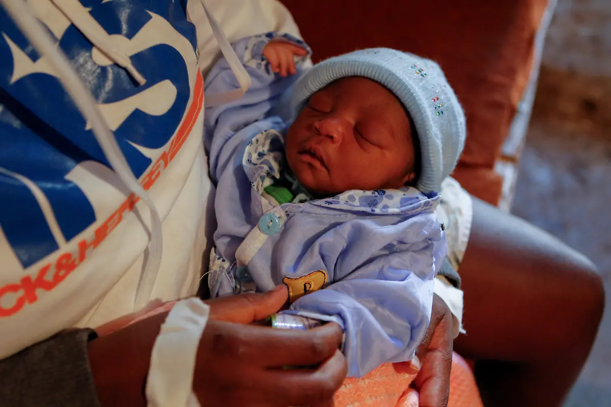 2020-11-16T065635Z-1543388346-RC264K9S7YX4-RTRMADP-3-HEALTH-CORONAVIRUS-TEENAGE-PREGNANCIES