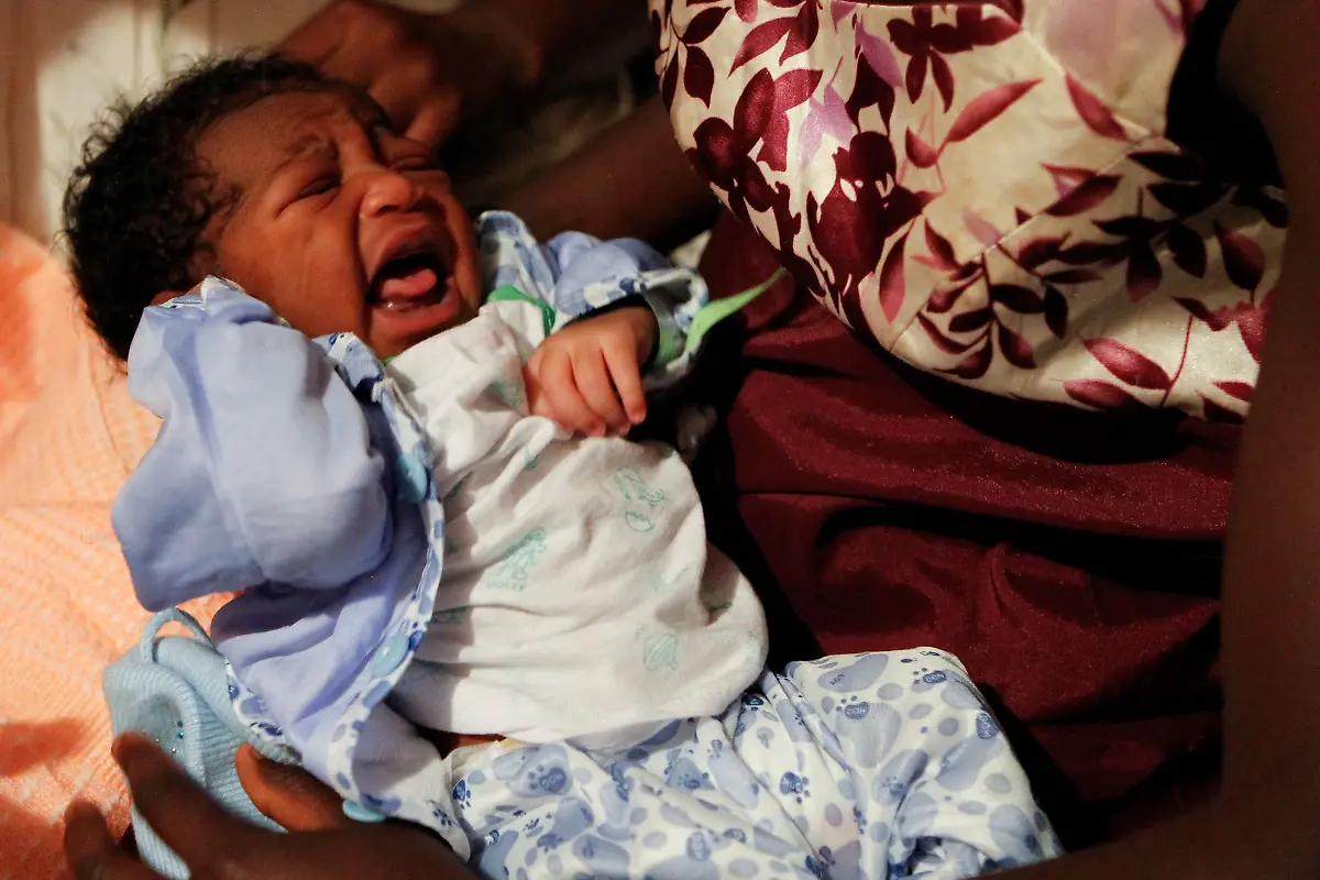 2020-11-16T065745Z-1675870648-RC264K9LVVFJ-RTRMADP-3-HEALTH-CORONAVIRUS-TEENAGE-PREGNANCIES