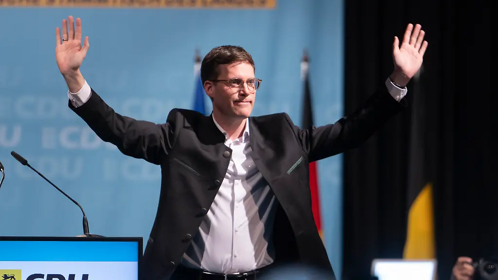 Manuel-Hagel-Spitzenkandidat-der-CDU-fuer-die-Landtagswahl-in-Baden-Wuerttemberg-spricht-beim-politischen-Aschermittwoch-der-CDU-Baden-Wuerttemberg