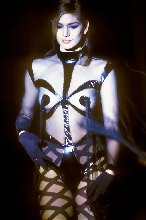 Dfil-de-mode-Prt-Porter-Printemps-Et-1991-Mugler-Cindy-Crawford