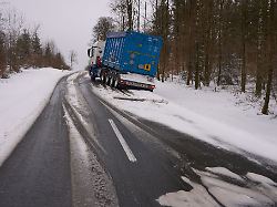 Rheinland-Pfalz & Saarland: Glätte legt Buslinien mancherorts lahm - Mehrere Unfälle
