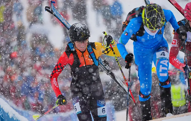 Olympia-Olympische-Winterspiele-Mailand-Cortina-2026-Skibergsteigen-Sprint-Halbfinale-Frauen-Tatjana-Paller-l-Deutschland-und-Giulia-Murada-Italien-in-Aktion-beim-Aufstieg