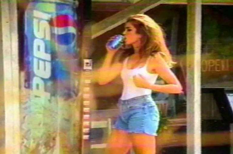 Cindy-Crawford-2532-LOS-ANGELES-CALIFORNIA-March-8-2002-Video-grabs-from-original-Pepsi-advert-starring-Cindy-Crawford-Half-Length-pacificcoastnews-com-Credit-pacificcoastnews-com-Avalon-United-States-PUBLICATIONxNOTxINxUKxFRAxUSA-Copyright-xpacificcoastnews