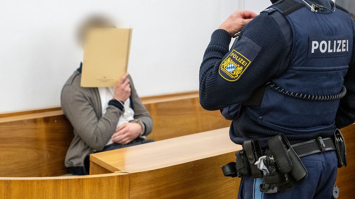 Prozess um tödliche Flucht: Mord oder fahrlässige Tötung?