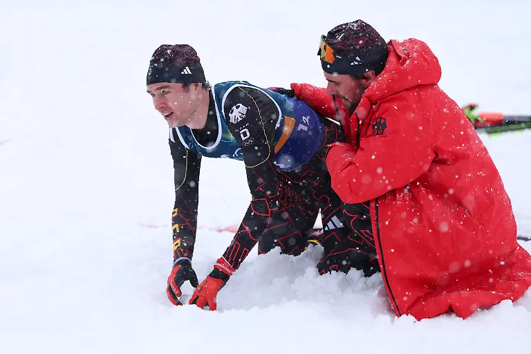 Olympische-Winterspiele-Milano-Cortina-2026-Nordische-Kombination-Teamsprint-am-19-02-2026-im-Tesero-Cross-Country-Skiing-Stadium-in-Cortina-d-Ampezzo-Team-Deutschland-verfehlt-nach-einem-Sturz-das-Podest