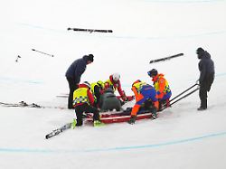 Bange Momente an der Halfpipe: Ski-Freestyle-Favoritin stürzt schwer und schlägt mit Kopf auf