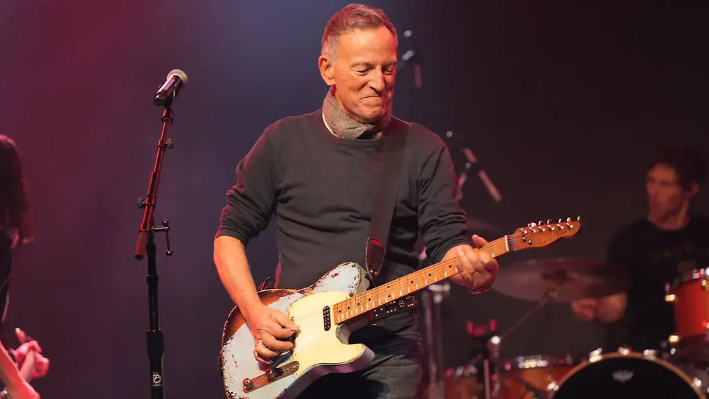 January-30-2026-Rock-icon-Bruce-Springsteen-performs-on-stage-as-part-of-a-rock-star-filled-concert-in-protest-of-federal-agents-in-Minnesota-at-First-Avenue-in-downtown-Minneapolis-on-Friday-Jan-30-2026