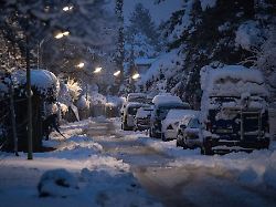 Bayern: Anhaltender Schneefall: Viele Unfälle auf glatten Straßen