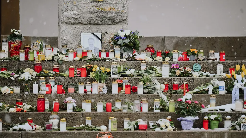 Nach-dem-toedlichen-Unfall-ist-die-Kleinstadt-in-tiefer-Trauer