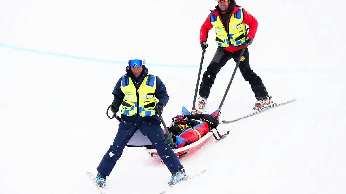 Milano-Cortina-2026-Winter-Olympics-Day-Fourteen-New-Zealand-s-Finley-Melville-Ives-is-stretchered-off-by-medics-after-a-crash-during-the-Men-s-Freeski-Halfpipe-Qualification-at-the-Livigno-Snow-Park-on-day-fourteen-of-the-Milano-Cortina-2026-Winter-Olympics-Italy-Picture-date-Friday-February-20-2026-Photo-credit-should-read-David-Davies-PA-Wire-RESTRICTIONS-Use-subject-to-restrictions-Editorial-use-only-no-commercial-use-without-prior-consent-from-rights-holder