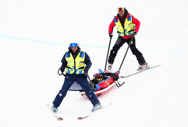 Milano-Cortina-2026-Winter-Olympics-Day-Fourteen-New-Zealand-s-Finley-Melville-Ives-is-stretchered-off-by-medics-after-a-crash-during-the-Men-s-Freeski-Halfpipe-Qualification-at-the-Livigno-Snow-Park-on-day-fourteen-of-the-Milano-Cortina-2026-Winter-Olympics-Italy-Picture-date-Friday-February-20-2026-Photo-credit-should-read-David-Davies-PA-Wire-RESTRICTIONS-Use-subject-to-restrictions-Editorial-use-only-no-commercial-use-without-prior-consent-from-rights-holder
