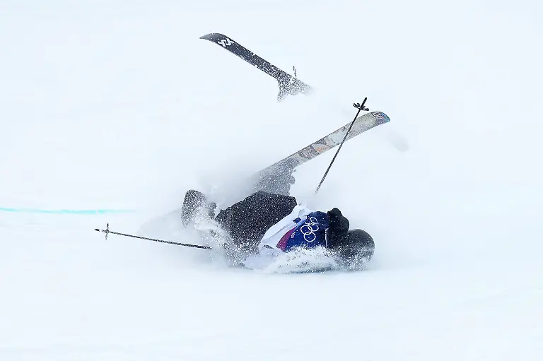 Olympics-Freestyle-Skiing-Mens-Halfpipe-Qualification-Feb-19-2026-Livigno-Italy-Finley-Melville-Ives-of-New-Zealand-crashes-during-men-s-skiing-halfpipe-qualification-during-the-Milano-Cortina-2026-Olympic-Winter-games-Winterspiele-Spiele-Summer-games-at-Livigno-Snow-Park