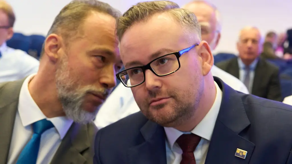 Die-Ehefrau-des-Bundestagsabgeordneten-Sebastian-Muenzenmaier-AfD-arbeitet-bei-einem-AfD-Europaabgeordneten