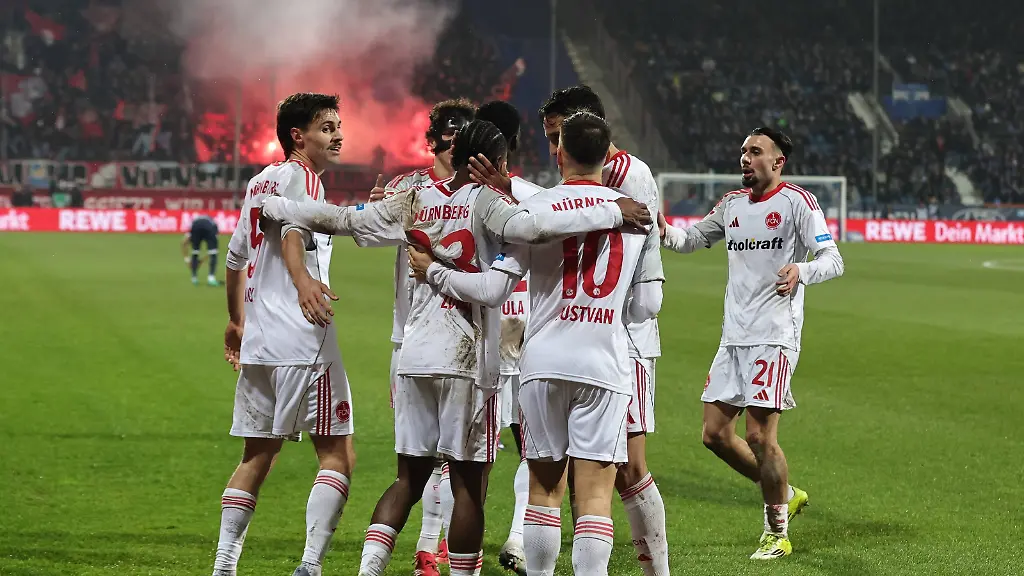 20-02-2026-Fussball-Saison-2025-2026-2-Fussball-Bundesliga-23-Spieltag-VfL-Bochum-1-FC-Nuernberg-FCN-Club-Sportfoto-Zink-DaMa-xdaxmax-DFL-regulations-prohibit-any-use-of-photographs-as-image-sequences-and-or-quasi-video-only-for-editorial-use-Jubel-Freude-Torjubel-nach-Tor-zum-0-1-Mohamed-Ali-Zoma-23-1-FC-Nuernberg-FCN-und-Mannschaft-Team-jubelt-freut-sich-Torschuetze-Mohamed-Ali-Zoma-23-1