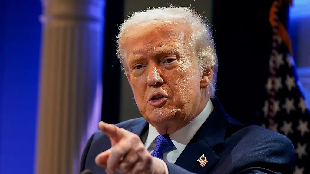 U-S-President-Donald-Trump-speaks-during-a-press-briefing-at-the-White-House-following-the-Supreme-Court-s-ruling-that-Trump-had-exceeded-his-authority-when-he-imposed-tariffs-in-Washington-D-C-U-S-February-20-2026
