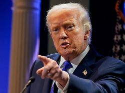 15 statt 10 Prozent: Trump erhöht globale Zölle stärker als zuvor angekündigt