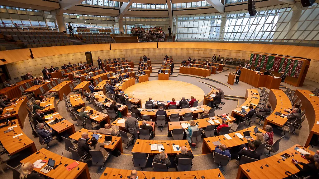 Im-Landtag-kann-jeder-Abgeordnete-ueber-sein-Personal-entscheiden