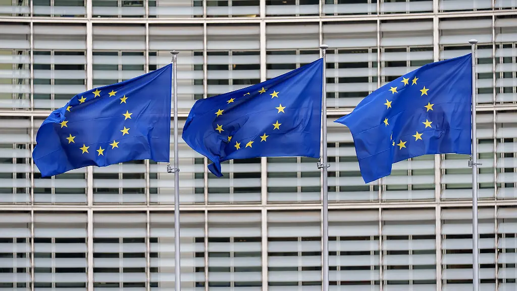 In-Halle-fand-der-Auftakt-der-Jugendkampagne-LassReden-statt